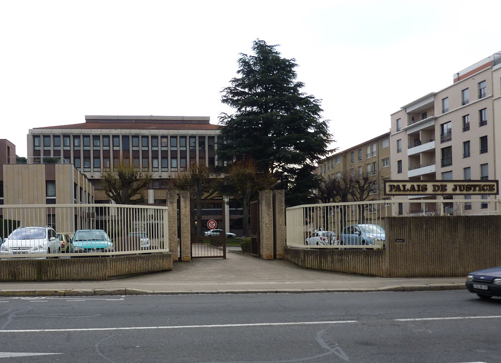 Le palais de justice de Villefranche-sur-Saône, boulevard Gambetta.